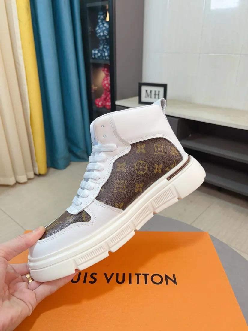Men's shoes 💰440🌹🌹GUCCI [Gucci] New high-top men's shoes, a high-end brand, the latest fashionable casual men's shoes, trendy and versatile, relaxed and sporty style, uppers imported from Italy, first-layer cowhide, genuine leather lining, and ultra-fine workmanship. Original personalized fashionable rubber wear-resistant outsole, light and comfortable on the foot, size 38-44
